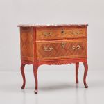 1047 1071 CHEST OF DRAWERS